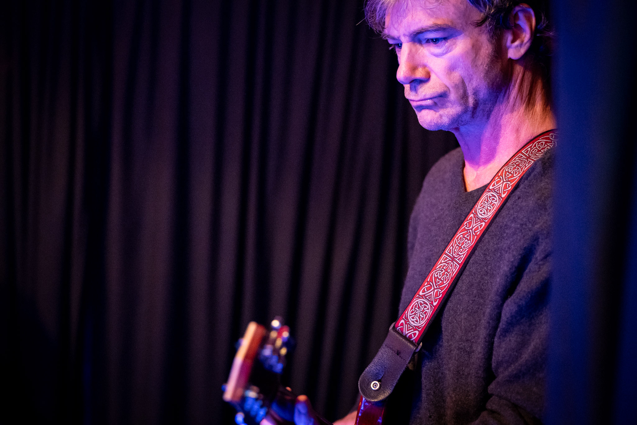 Falconry at The Hoffner Pub 11-21-2025-falconry-08.jpg