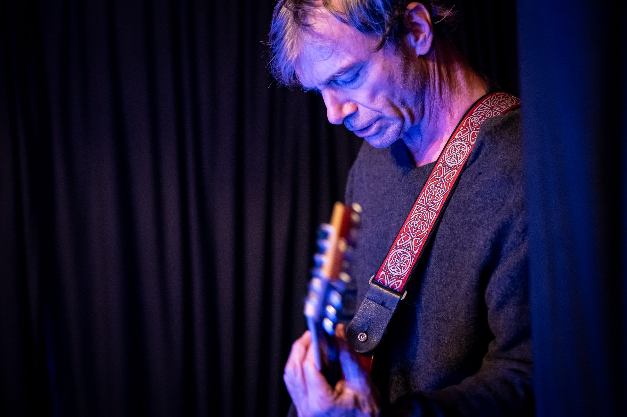 Falconry at The Hoffner Pub 11-21-2025-falconry-16.jpg